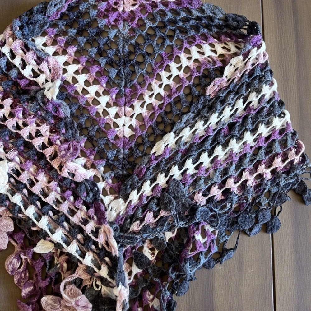 Vintage Multi Colored Purples Greys Creams Pinks Crocheted Shawl Wrap - Picture 10 of 17